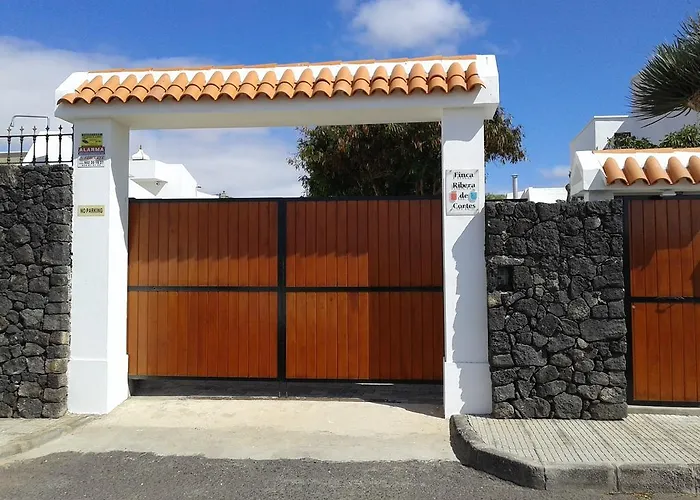 Ribera De Cortes Villa